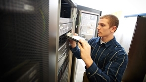 IT-Cybersecurity & Netwk Admin image it -网络安全和网络管理形象